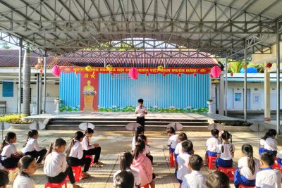 SINH HOẠT CHUYÊN ĐỀ “MỖI TUẦN MỘT CÂU CHUYỆN ĐẸP, MỘT CUỐN SÁCH HAY, MỘT TẤM GƯƠNG SÁNG” NĂM HỌC 2025-2026